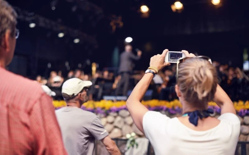 Read more about the article Luxury Chauffeur Hire Service for Isle of Wight Festival