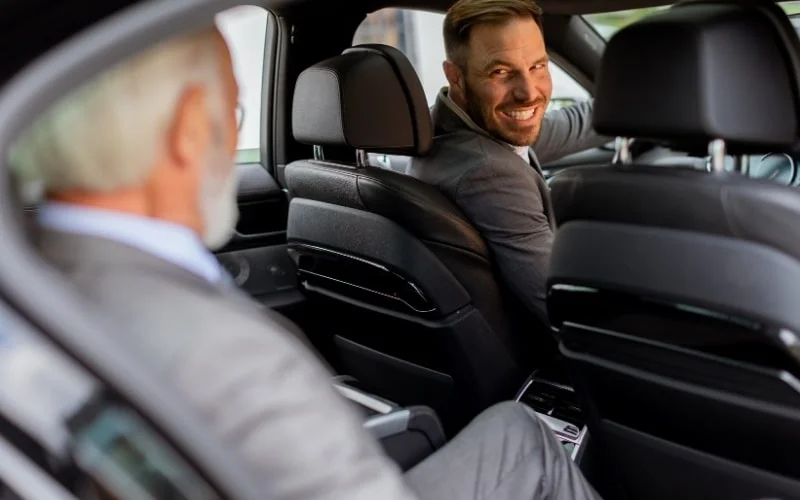 You are currently viewing Benefits to Choose Our Services for Your Heathrow Airport Pickups