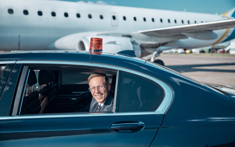 Read more about the article Farnborough International Airshow Chauffeur Booking Service 2025