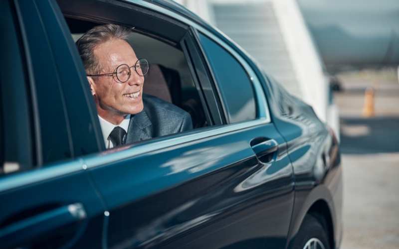 Read more about the article Fast & Reliable Transfer Heathrow – Why Chauffeurs Are Better
