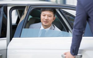Read more about the article Benefits of Choosing a Meet and Greet Airport Service