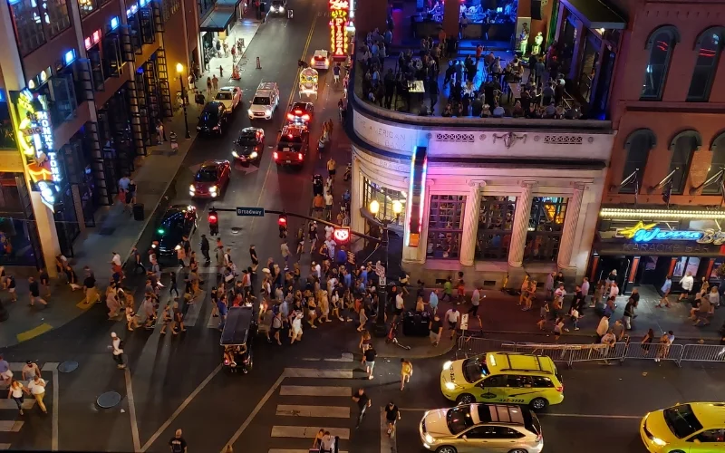 Read more about the article Stylish Chauffeur Hire for Notting Hill Carnival 2025 – Avoid the Crowds in Comfort