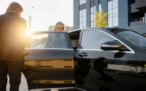 Read more about the article Heathrow Airport to Farnham Transfers | Platinum Transfers
