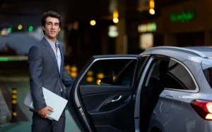 Read more about the article Platinum Airport Transfers for Private Jet Arrivals