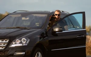 Read more about the article Discover London’s Royal Attractions with Chauffeur-Driven Tours!
