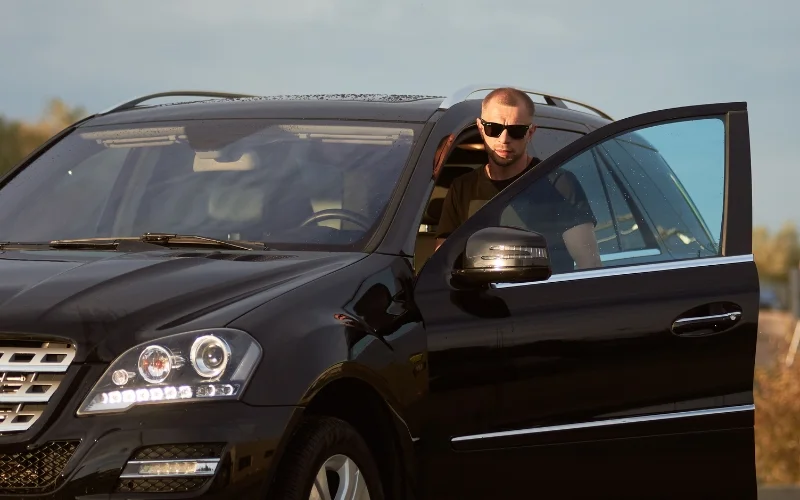 Read more about the article Discover London’s Royal Attractions with Chauffeur-Driven Tours!