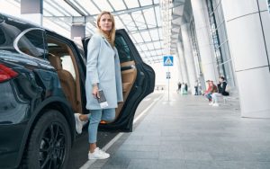 Read more about the article Heathrow Airport to Canary Wharf Transfers – Business Class