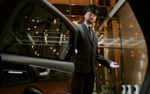 Read more about the article Experience VIP Luxury Chauffeur Service with Platinum Transfers